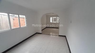 Casa de 5 alcobas en venta en Villa Claudia, Bogotá, 99 m² · foto 4 de 19