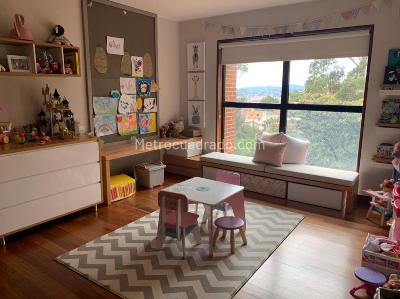 Apartamento de 3 alcobas en venta en Los Rosales, Bogotá, 274 m² · foto 11 de 20
