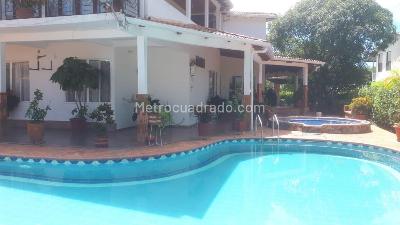 Casa de 5 alcobas en venta en Villavicencio, Villavicencio, 600 m² · foto 2 de 20