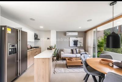 Apartamento de 3 alcobas en venta en Sabaneta, Sabaneta, 85 m² · foto 2 de 9
