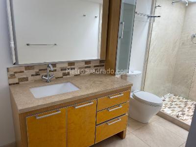 Casa de 4 alcobas en venta en El Refugio, Bogotá, 830 m² · foto 13 de 18