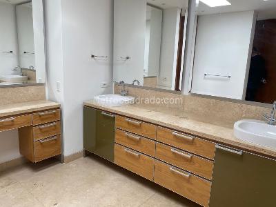 Casa de 4 alcobas en venta en El Refugio, Bogotá, 830 m² · foto 14 de 18