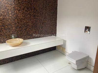 Casa de 4 alcobas en venta en El Refugio, Bogotá, 830 m² · foto 15 de 18