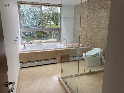 Casa de 4 alcobas en venta en El Refugio, Bogotá, 830 m² · foto 16 de 18
