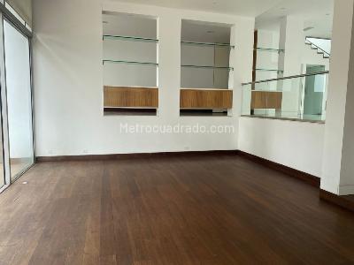 Casa de 4 alcobas en venta en El Refugio, Bogotá, 830 m² · foto 7 de 18