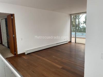 Casa de 4 alcobas en venta en El Refugio, Bogotá, 830 m² · foto 8 de 18
