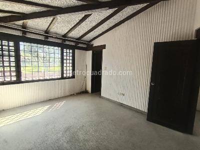 Casa de 3 alcobas en venta en Prados Del Country, Bogotá, 42 m² · foto 2 de 20