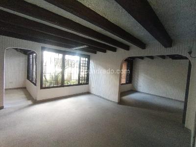 Casa de 3 alcobas en venta en Prados Del Country, Bogotá, 42 m² · foto 3 de 20
