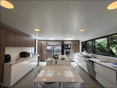 Apartamento en venta en El Refugio, Bogotá · foto 8 de 14