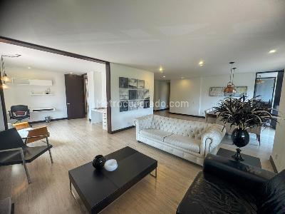 Apartamento de 3 alcobas en venta en Balcon De Lindaraja, Bogotá, 197 m² · foto 2 de 20