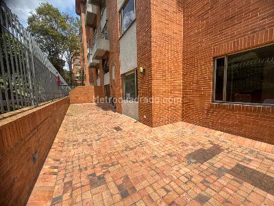 Apartamento de 3 alcobas en venta en Balcon De Lindaraja, Bogotá, 197 m² · foto 7 de 20