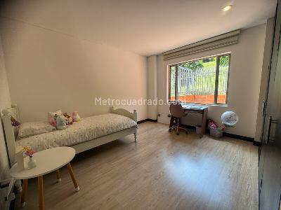 Apartamento de 3 alcobas en venta en Balcon De Lindaraja, Bogotá, 197 m² · foto 15 de 20
