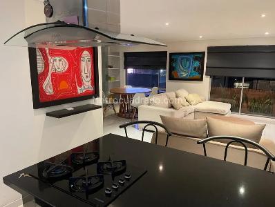 Apartamento de 2 alcobas en venta en Chico Norte, Bogotá, 75 m² · foto 2 de 13