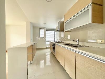 Apartamento en venta en Santa Barbara, Bogotá · foto 3 de 16