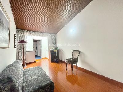 Casa de 5 alcobas en venta en Niza, Bogotá, 210 m² · foto 13 de 19
