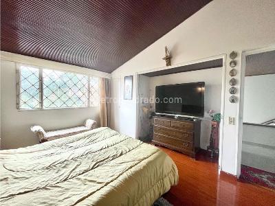 Casa de 5 alcobas en venta en Niza, Bogotá, 210 m² · foto 17 de 19