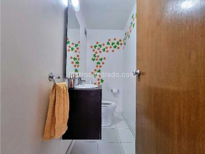 Casa de 4 alcobas en venta en Niza, Bogotá, 248 m² · foto 4 de 20