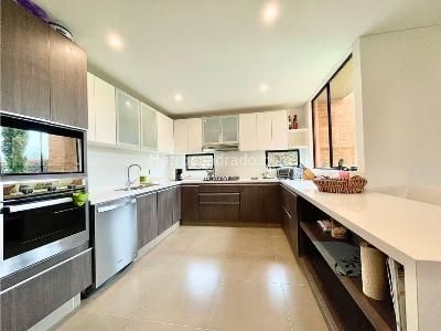 Casa de 3 alcobas en venta en Pradera De Potosi, La Calera, 258 m² · foto 11 de 20