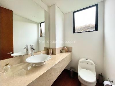 Casa de 3 alcobas en venta en Pradera De Potosi, La Calera, 258 m² · foto 15 de 20