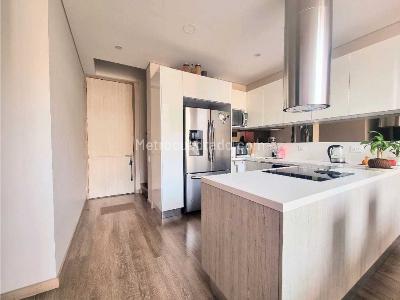 Apartamento de 2 alcobas en venta en Los Rosales, Bogotá, 125 m² · foto 11 de 20