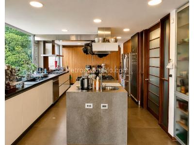 Apartamento de 4 alcobas en venta en Los Rosales, Bogotá, 400 m² · foto 4 de 16