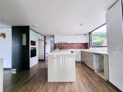Casa de 4 alcobas en venta en Calatrava, Bogotá, 380 m² · foto 18 de 20