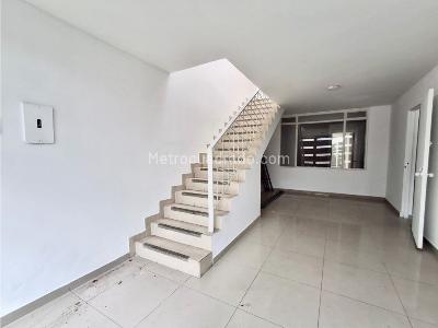 Casa en venta en La Esmeralda, Bogotá · foto 2 de 20