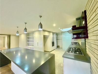 Apartamento de 2 alcobas en arriendo en El Nogal, Bogotá, 150 m² · foto 4 de 20