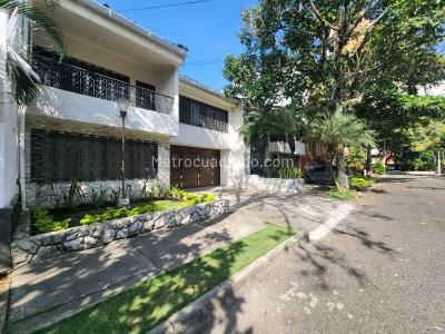 Casa de 4 alcobas en venta en Ciudad Jardin, Cali, 340 m² · foto 2 de 20