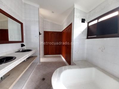 Casa de 4 alcobas en venta en Ciudad Jardin, Cali, 340 m² · foto 18 de 20