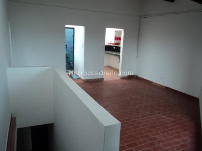 Casa de 5 alcobas en venta en Villa Del Lago, Cali, 190 m² · foto 3 de 14