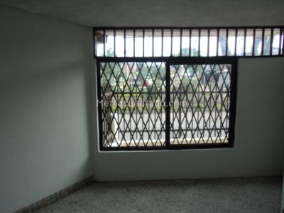 Casa de 5 alcobas en venta en Villa Del Lago, Cali, 190 m² · foto 13 de 14
