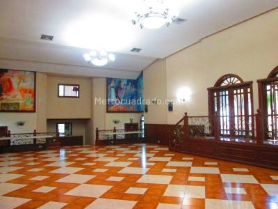 Casa de 5 alcobas en venta en Ciudad Jardin, Cali · foto 8 de 20