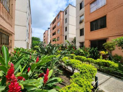 Apartamento de 3 alcobas en venta en Sur Las Granjas, Cali, 54 m² · foto 2 de 17