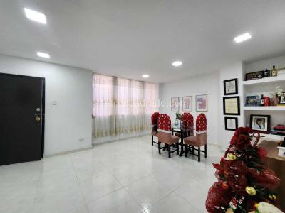 Apartamento en venta en Granada, Cali · foto 3 de 15