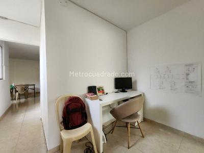 Apartamento en venta en Granada, Cali · foto 13 de 15