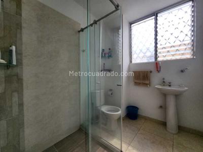 Apartamento en venta en Granada, Cali · foto 14 de 15