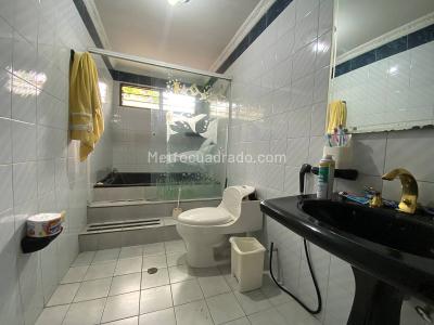 Casa de 5 alcobas en venta en El Lido, Cali, 300 m² · foto 9 de 20
