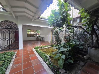 Casa de 3 alcobas en venta en La Flora, Cali, 312 m² · foto 2 de 20