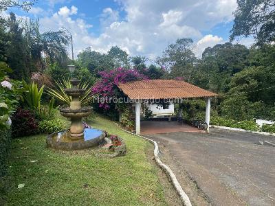 Casa de 4 alcobas en venta en Corregimiento La Elvira, Cali, 1648 m² · foto 3 de 12