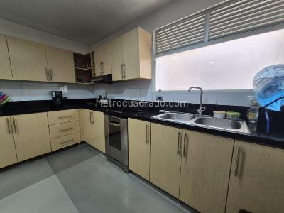 Apartamento de 3 alcobas en venta en Ciudad Jardin, Cali, 190 m² · foto 10 de 20