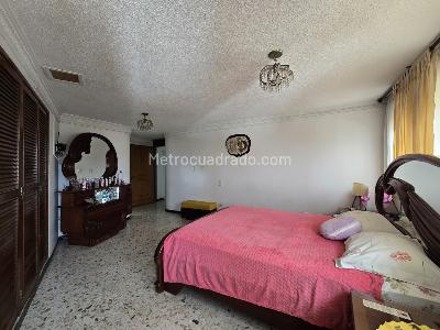 Apartamento de 4 alcobas en venta en Tejares, Cali, 212 m² · foto 19 de 20
