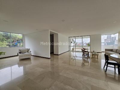Apartamento de 3 alcobas en venta en Santa Rita, Cali, 228 m² · foto 2 de 20