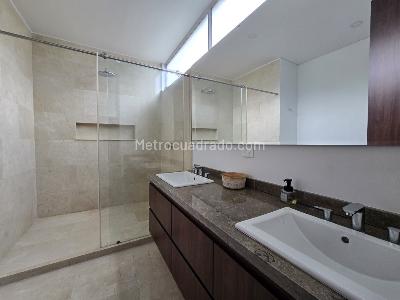 Apartamento de 3 alcobas en venta en Santa Rita, Cali, 228 m² · foto 13 de 20