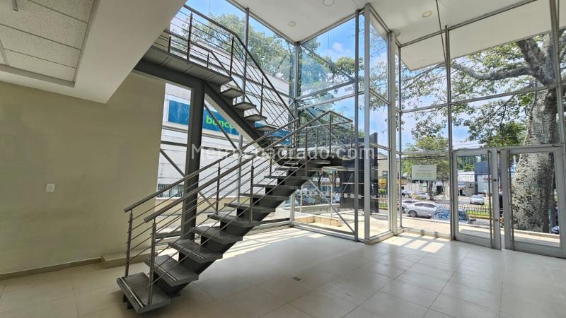 Local Comercial en Arriendo, Ciudad Jardin, Cali - Más
