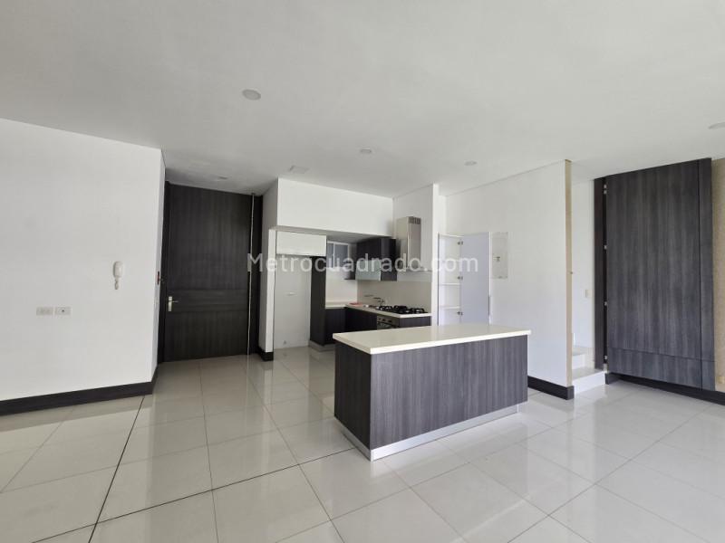 Apartamento en Arriendo, Bellavista, Cali - Más