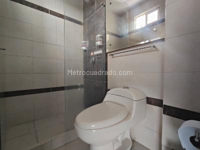 Apartaestudio en venta en La Flora, Cali, 32 m² · foto 12 de 20