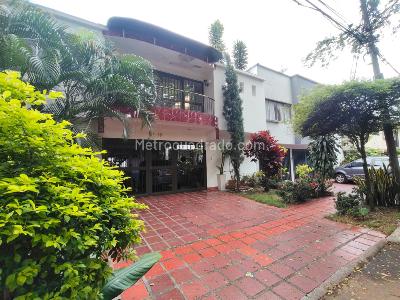 Casa de 5 alcobas en venta en Tequendama, Cali, 269 m² · foto 3 de 20