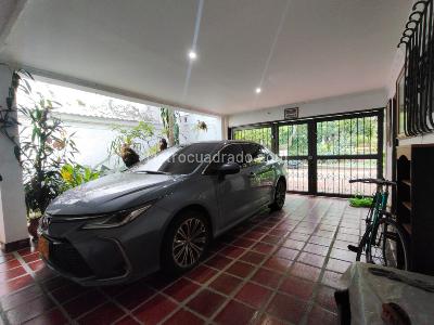 Casa de 5 alcobas en venta en Tequendama, Cali, 269 m² · foto 4 de 20