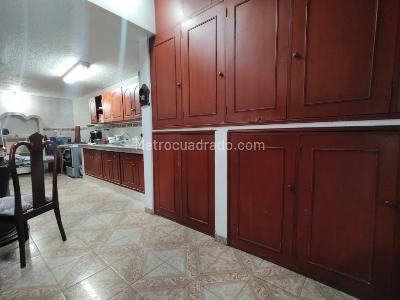 Casa de 5 alcobas en venta en Tequendama, Cali, 269 m² · foto 9 de 20